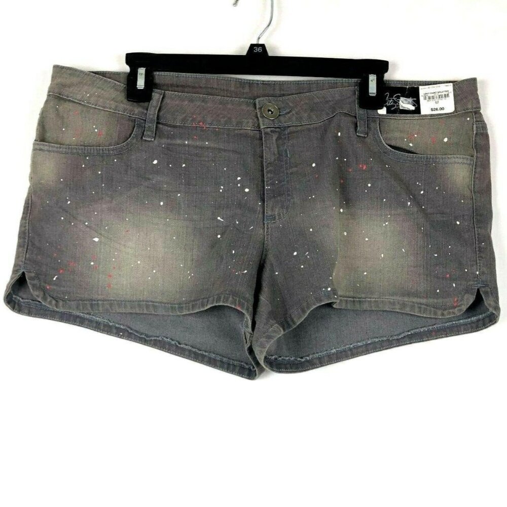 NWT City Streets Juniors 17 Grey Jean Shorts Paint Splatter 4" Inseam Stretch